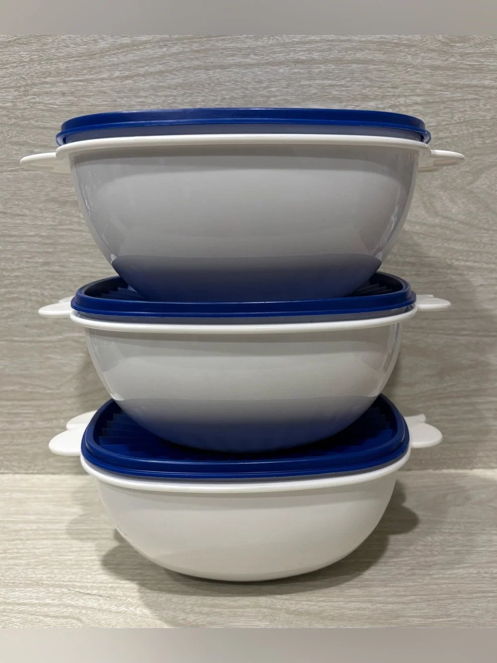 Vintage Tupperware Servalier Bowls/Lids x 3